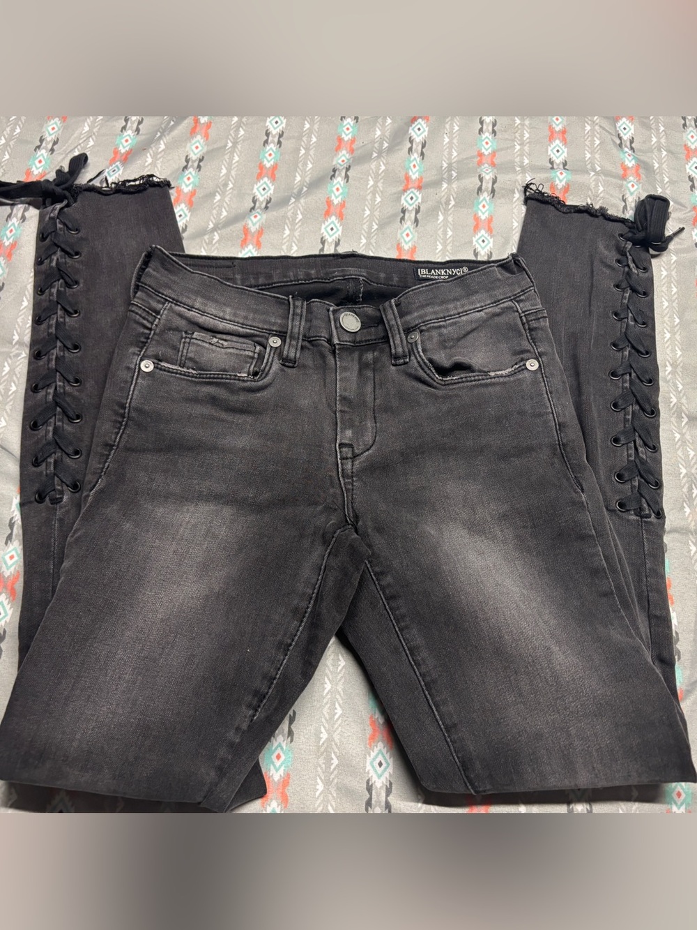 ⚛️Blank NYC Black Faded Skinny Jeans with Laced Ankles